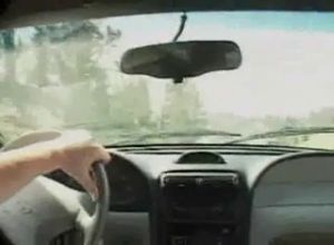 Сексуальные утехи шлюхи лилипутки с мужиками